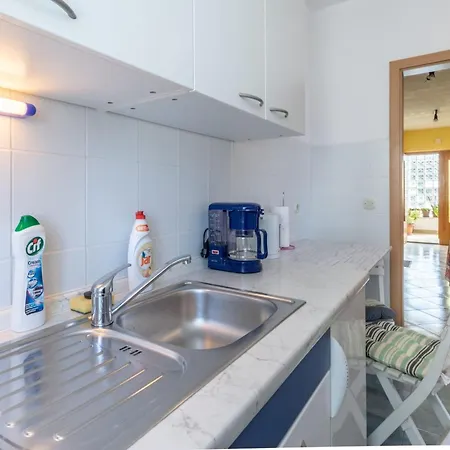 Apartment Charming With Balcony - One Bedroom