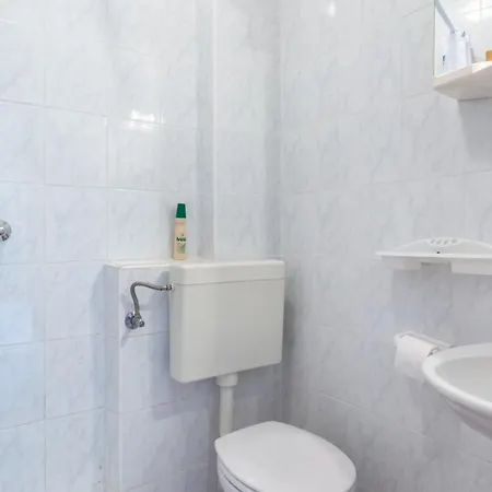 Apartment Charming With Balcony - One Bedroom